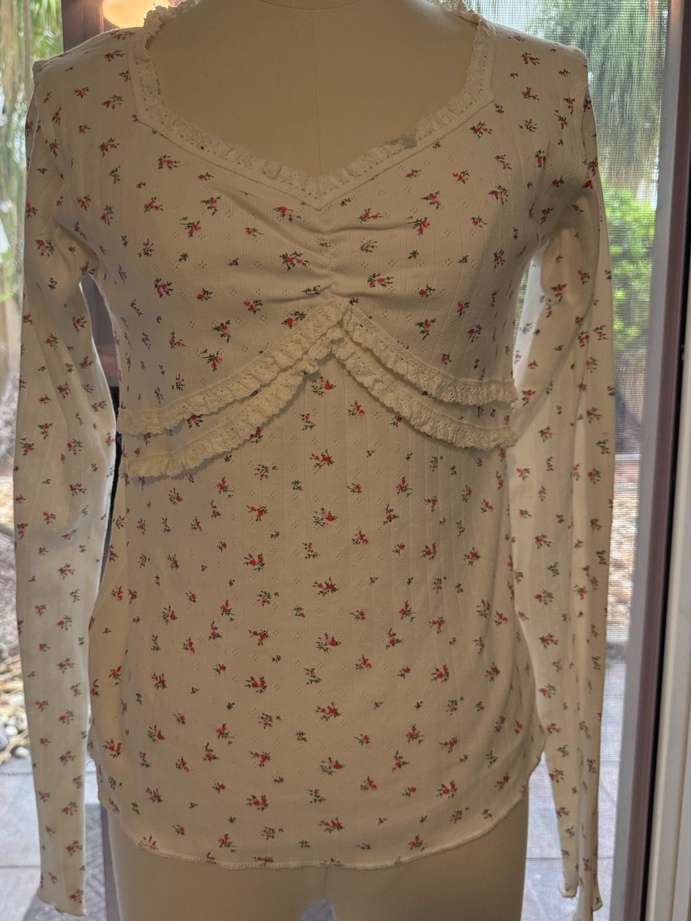 POL White Floral Accent Blouse